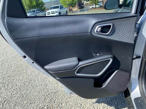 Used 2021 Kia Soul LX FWD image 17
