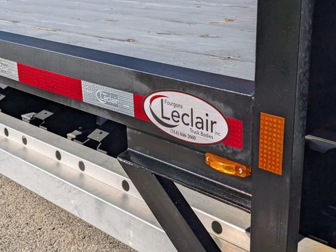 Used 2023 Ford E-Transit image 22