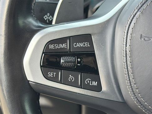 Used 2022 BMW X6 xDrive40i w/ Executive Package image 26