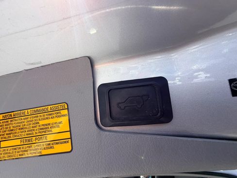 Used 2013 Toyota Highlander Limited AWD/4WD image 27