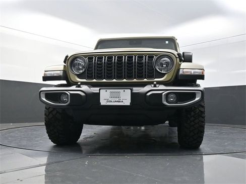 Used 2025 Jeep Gladiator Sport image 18