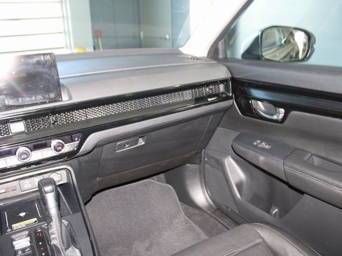 Used 2025 Honda CR-V EX-L image 23