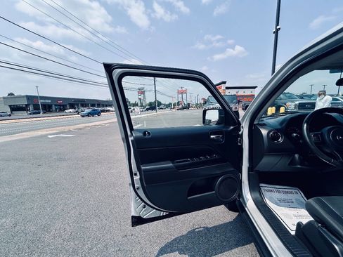 Used 2011 Jeep Patriot Latitude image 18