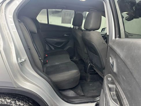 Used 2018 Chevrolet Trax LS AWD/4WD image 5