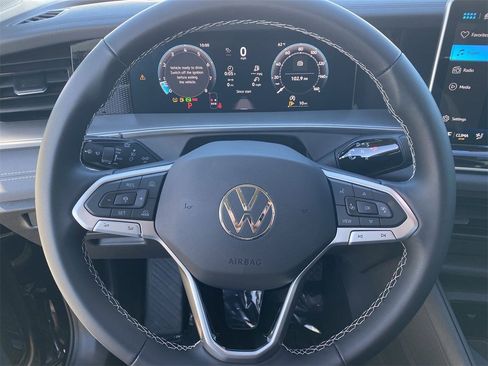 New 2026 Volkswagen Tiguan SE image 18