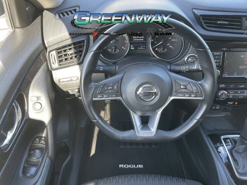 Used 2020 Nissan Rogue SV AWD/4WD image 11