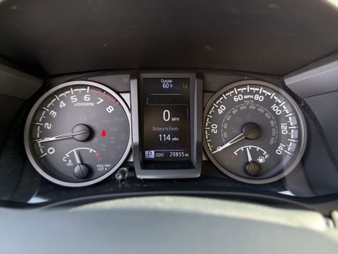 Used 2019 Toyota Tacoma TRD Off-Road image 17