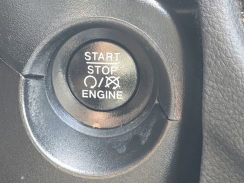 Used 2019 Jeep Compass Limited w/ Safety & Security Group image 12