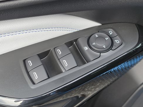 New 2026 Chevrolet Trax LT w/ Sunroof Package FWD image 23