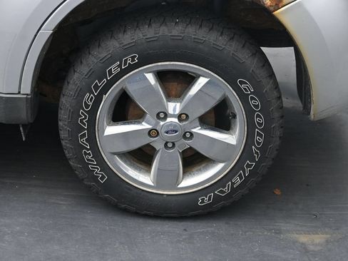 Used 2010 Ford Escape Limited AWD/4WD image 12