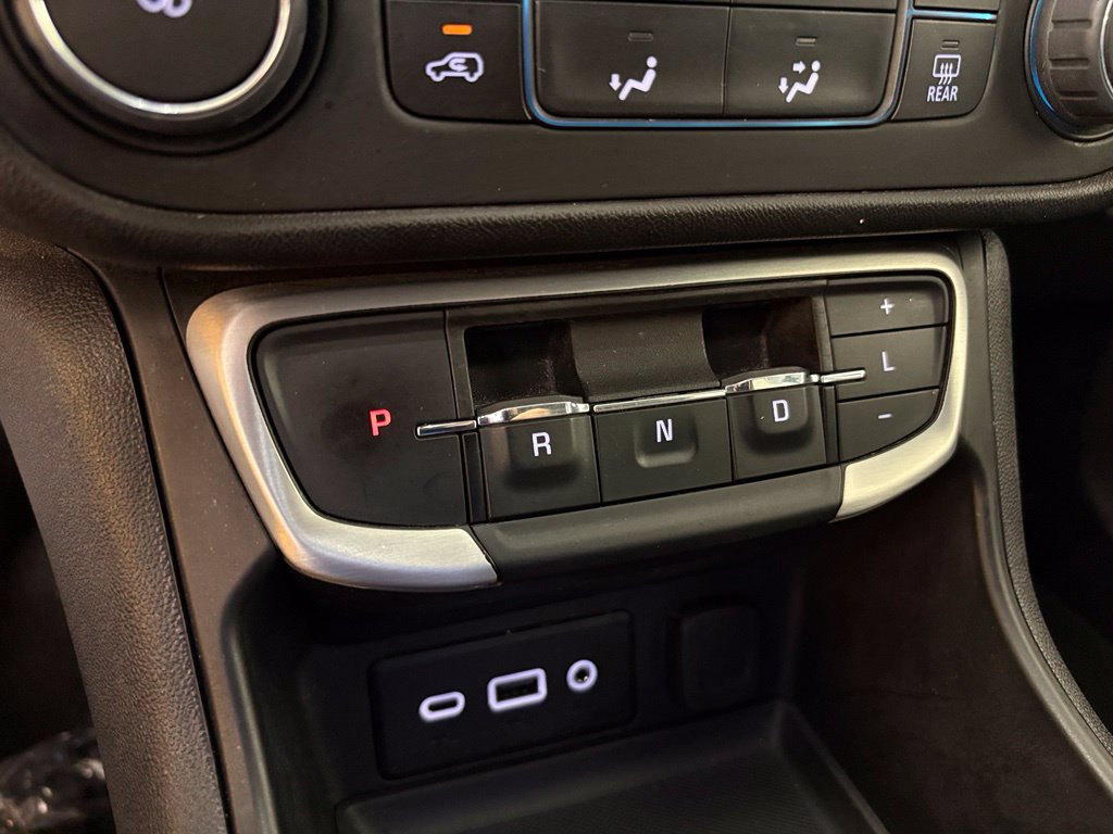 Used 2024 GMC Terrain SLE FWD image 27
