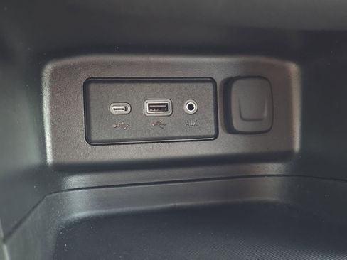 Used 2022 Chevrolet Equinox LT FWD image 26