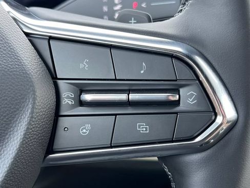 New 2026 Chevrolet Equinox ACTIV w/ Convenience Package III AWD/4WD image 18