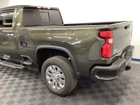 Used 2023 Chevrolet Silverado 2500 High Country w/ Technology Package AWD/4WD image 2