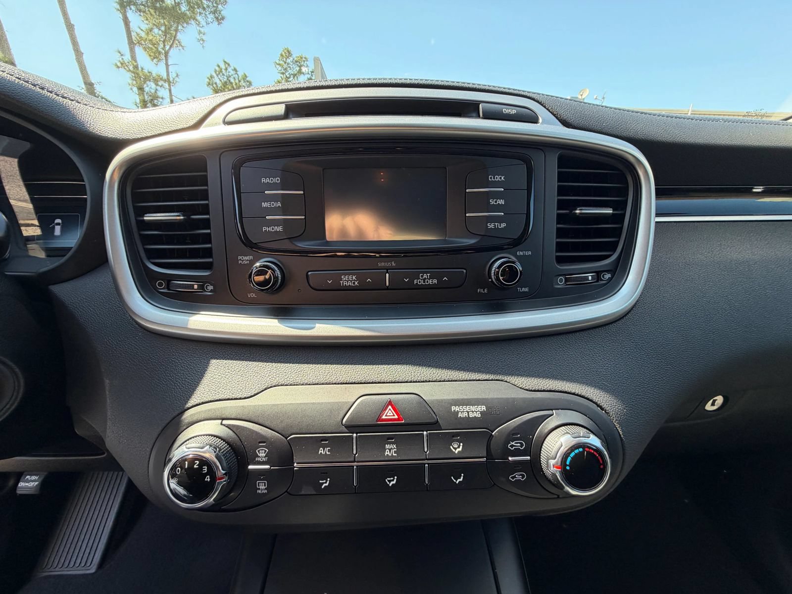 Used 2017 Kia Sorento FWD image 15