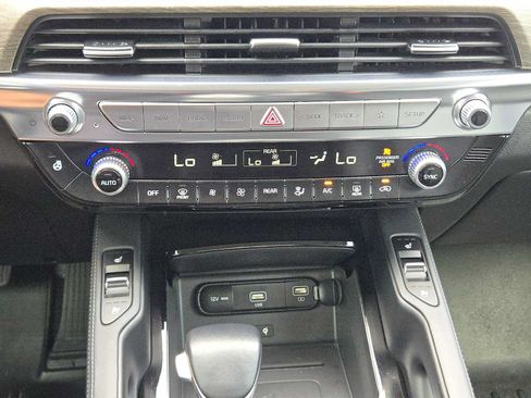 Used 2022 Kia Telluride EX w/ EX Premium Package AWD/4WD image 19