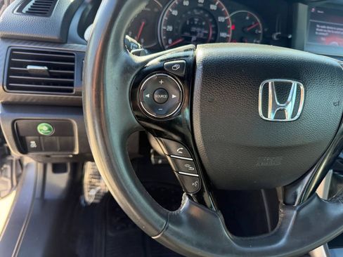 Used 2017 Honda Accord Sport image 19