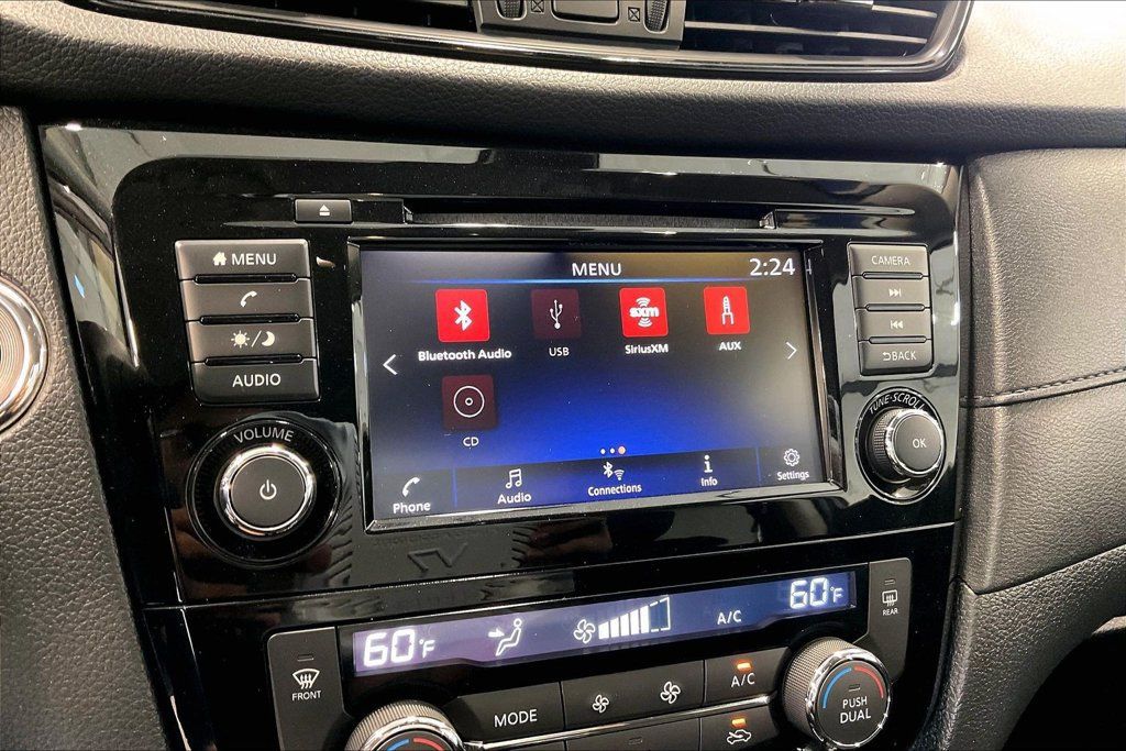 Used 2019 Nissan Rogue SV AWD/4WD image 16