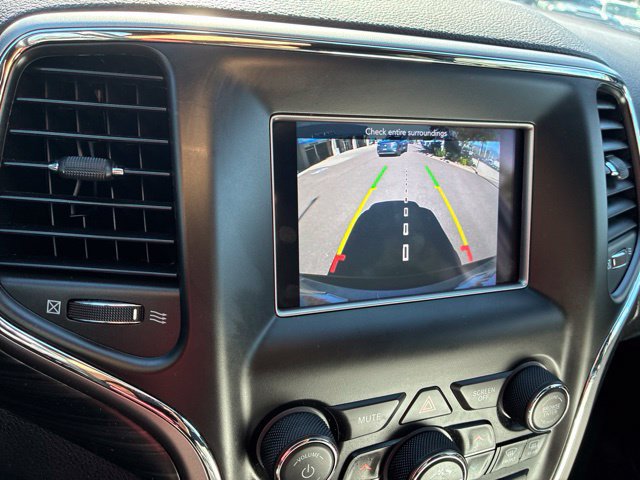 Used 2020 Jeep Grand Cherokee Laredo AWD/4WD image 23