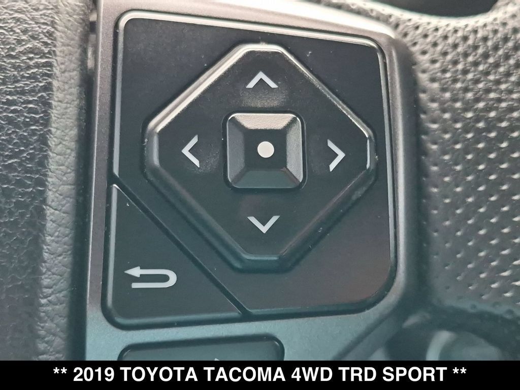 Used 2019 Toyota Tacoma TRD Sport AWD/4WD image 7