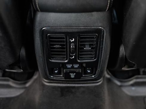 Used 2017 Jeep Grand Cherokee Overland AWD/4WD image 41