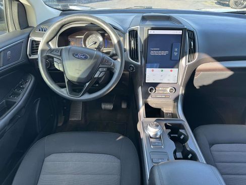 Used 2022 Ford Edge SE image 12
