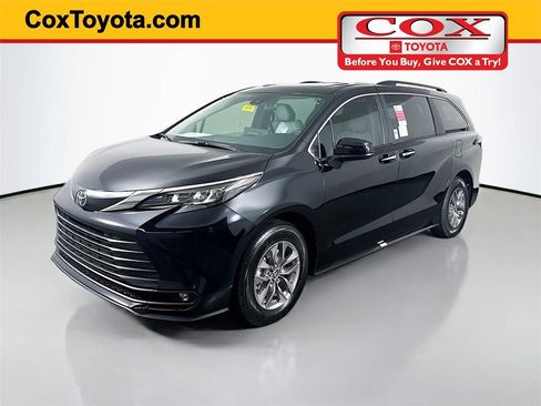 New 2026 Toyota Sienna XLE image 1