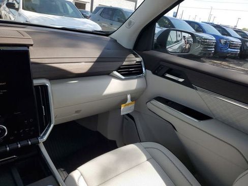 New 2026 GMC Acadia Denali w/ Super Cruise Package FWD image 15
