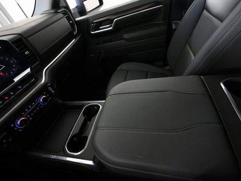 Used 2025 GMC Sierra 2500 SLT w/ SLT Premium Package image 38