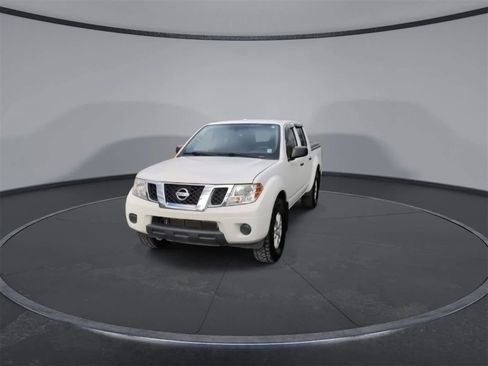 Used 2018 Nissan Frontier SV image 3