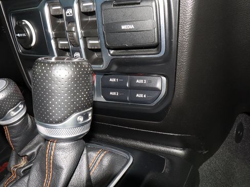 Used 2021 Jeep Gladiator Mojave AWD/4WD image 28