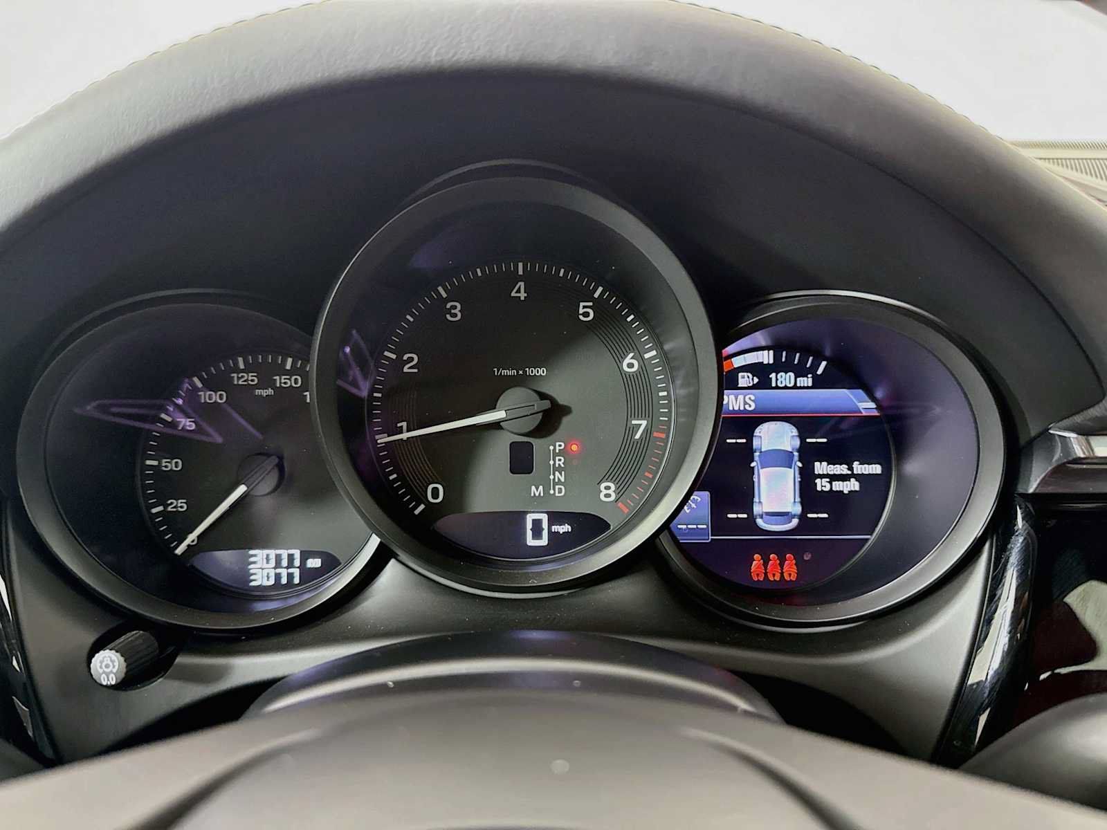 Certified 2025 Porsche Macan AWD/4WD image 16