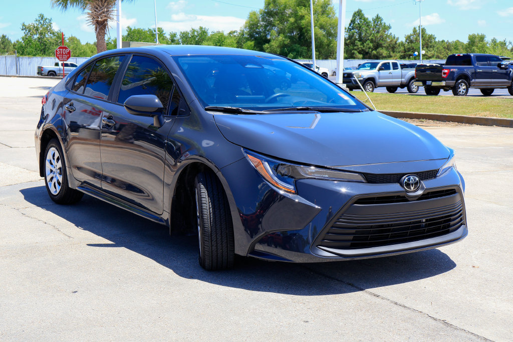 Used 2026 Toyota Corolla LE FWD image 24