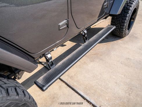 Used 2016 Jeep Wrangler Unlimited Rubicon w/ Connectivity Group image 84