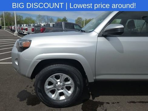 Used 2021 Toyota 4Runner SR5 AWD/4WD image 19