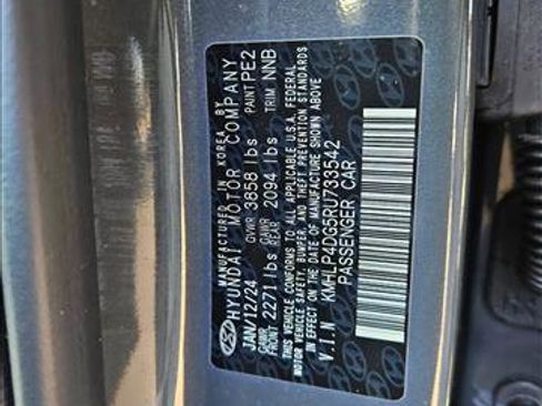 Certified 2024 Hyundai Elantra Limited image 23