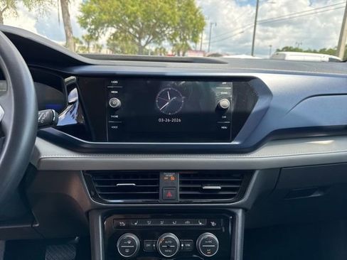 Used 2024 Volkswagen Taos SE image 26