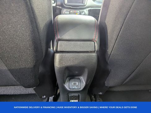 Used 2022 Jeep Renegade Trailhawk image 18