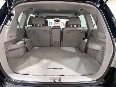 Used 2013 Toyota Highlander Limited AWD/4WD image 18