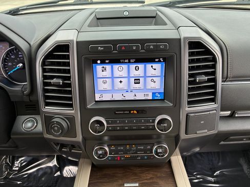 Used 2019 Ford Expedition Platinum image 22