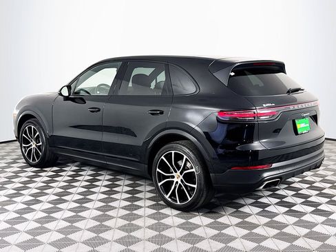 Used 2023 Porsche Cayenne AWD/4WD image 6