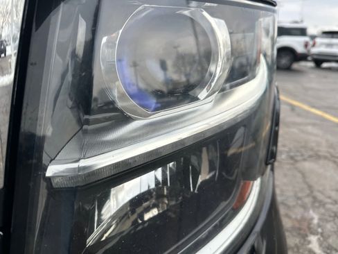 Used 2015 Chevrolet Suburban LT image 11