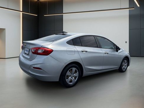 Used 2017 Chevrolet Cruze LS FWD image 6