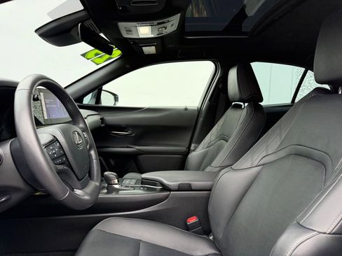 Used 2025 Lexus UX 300h AWD w/ Cold Area Package image 15