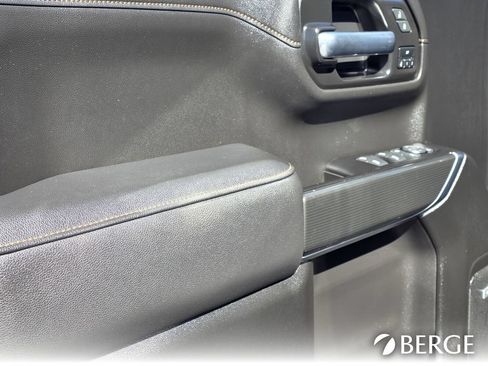 Used 2021 GMC Sierra 1500 AT4 w/ AT4 Value Package AWD/4WD image 11