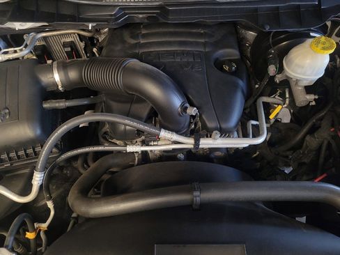 Used 2019 RAM 1500 Classic SLT RWD image 30