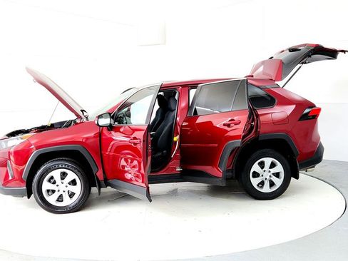Certified 2022 Toyota RAV4 LE AWD/4WD image 10