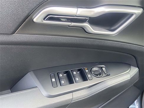 New 2026 Kia Sportage LX image 12
