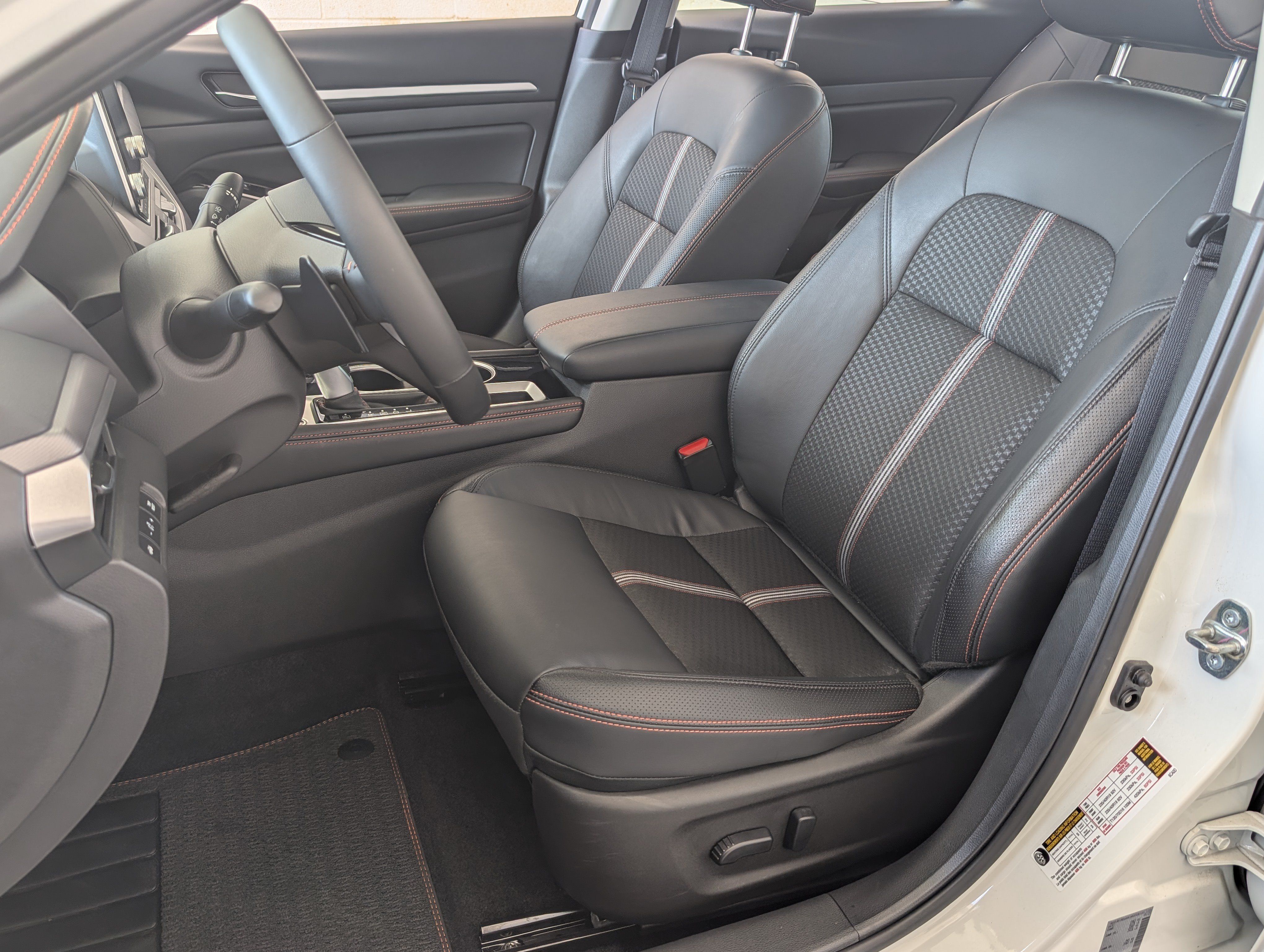 Used 2025 Nissan Altima 2.5 SR FWD image 16