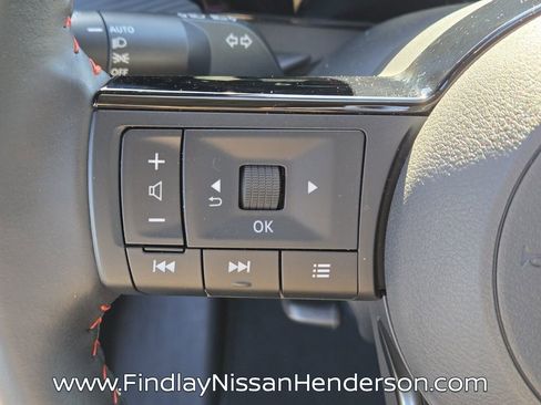Used 2025 Nissan Kicks SR FWD image 23